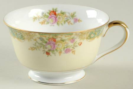 Mystery #39 Footed Cup