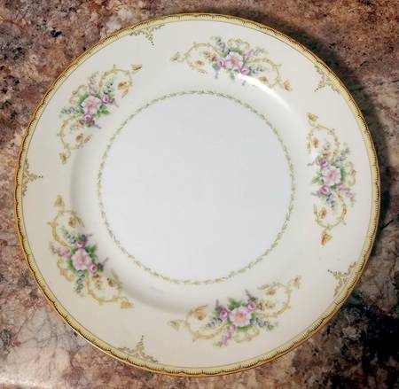 Mystery #65 Dinner Plate
