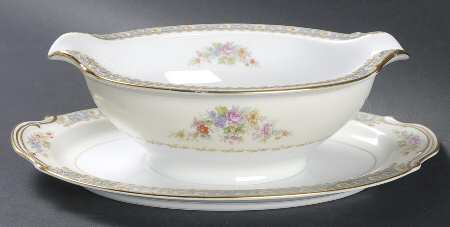 Mystery #7 Gravy Boat with Attached Underplate