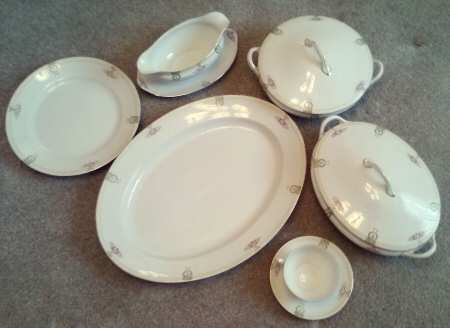 Mystery #96 16" Oval Serving Platter