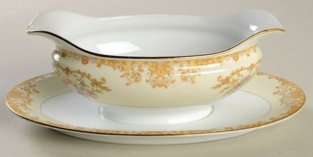 N10 Gravy Boat with Attached Underplate