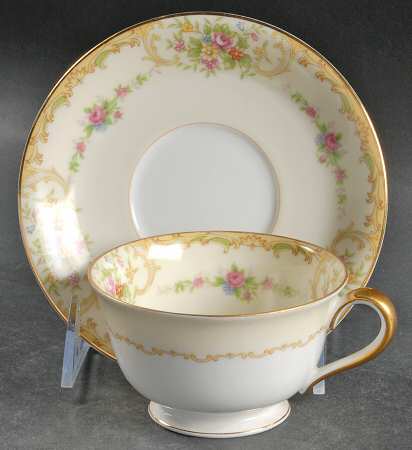 N100 Footed Cup & Saucer Set
