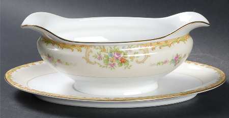 N100 Gravy Boat with Attached Underplate
