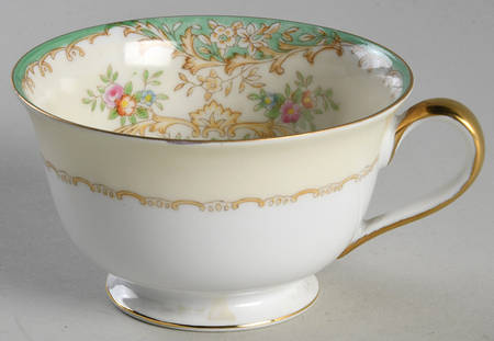 N103 Footed Cup
