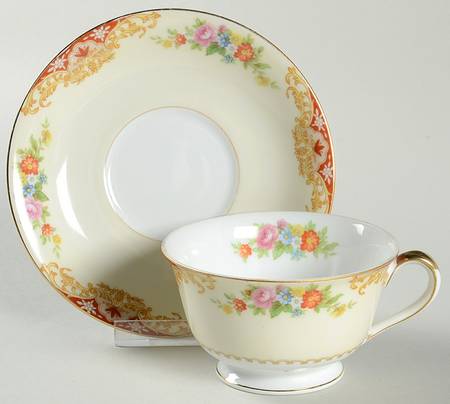 N107 Footed Cup & Saucer Set