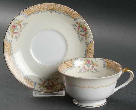 N111 Footed Cup & Saucer Set