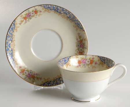 N114 Footed Cup & Saucer Set