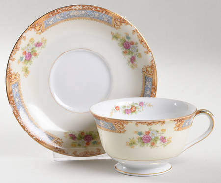 N115 Footed Cup & Saucer Set