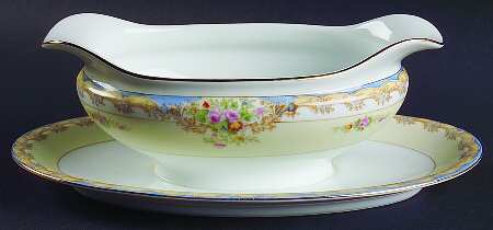 N117 Gravy Boat with Attached Underplate