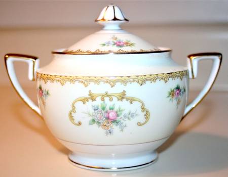 Conover Sugar Bowl & Lid
