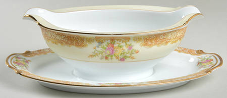 N123 Gravy Boat with Attached Underplate
