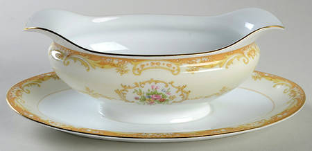 N130 Gravy Boat with Attached Underplate