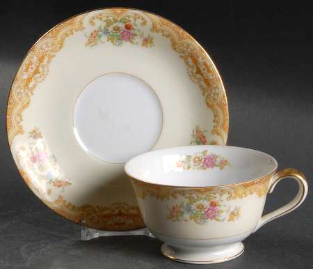 N134 Footed Cup & Saucer Set