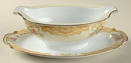 N134 Gravy Boat with Attached Underplate