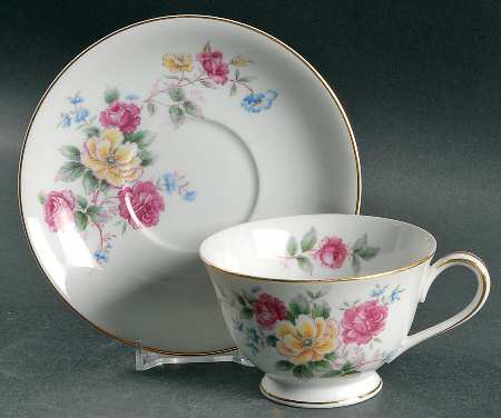 N141 Footed Cup & Saucer Set