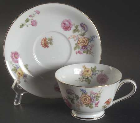 N142 Footed Cup & Saucer Set