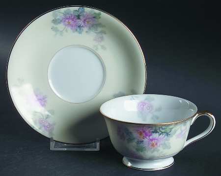 N143 Footed Cup & Saucer Set