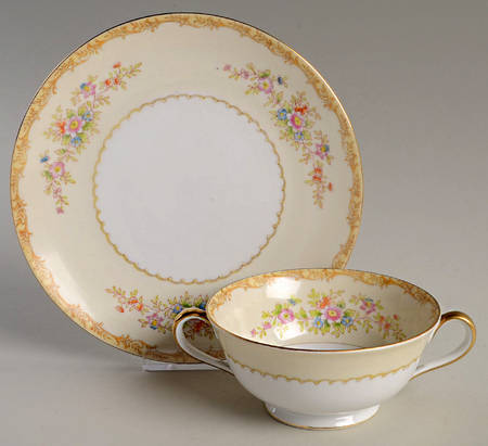 N150 Footed Cream Soup Bowl & Saucer Set
