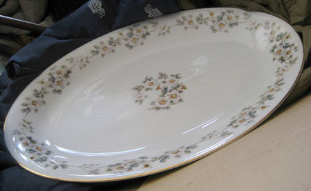 N163 16" Oval Serving Platter