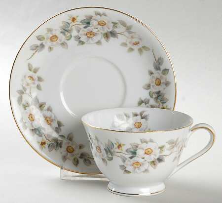 N163 Footed Cup & Saucer Set