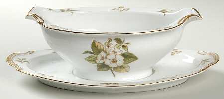 N164 Gravy Boat with Attached Underplate