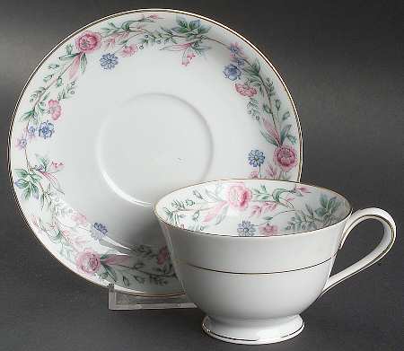N167 Footed Cup & Saucer Set