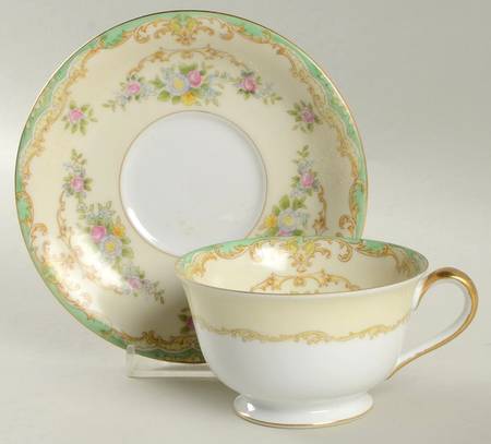 N17 Footed Cup & Saucer Set