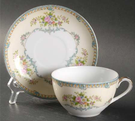 N170 Flat Cup & Saucer Set