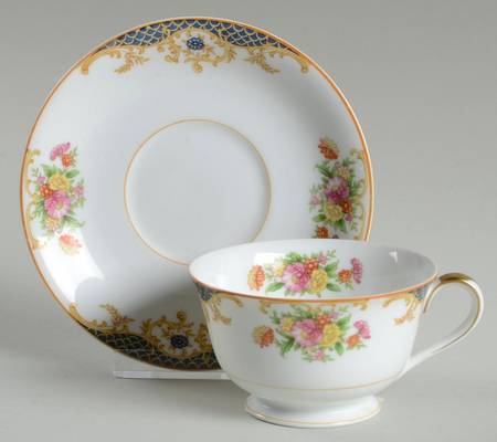 N179 Footed Cup & Saucer Set