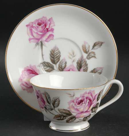 N184 Footed Cup & Saucer Set
