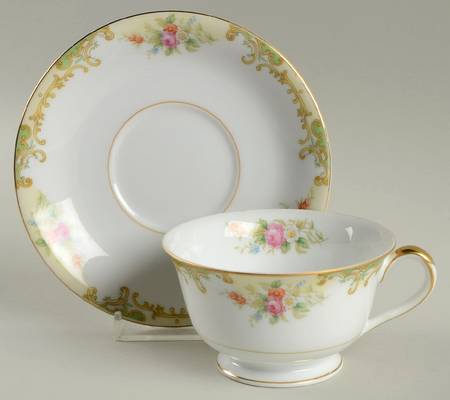 N186 Footed Cup & Saucer Set