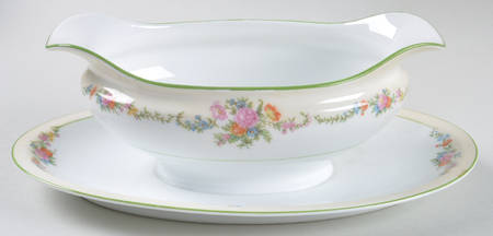 N190 Gravy Boat with Attached Underplate