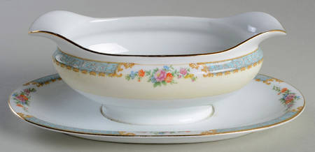 N193 Gravy Boat with Attached Underplate