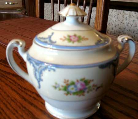 N1518 Sugar Bowl & Lid