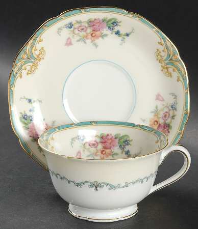 N205 Footed Cup & Saucer Set