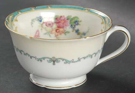 N205 Footed Cup