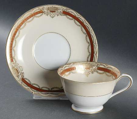 Prunella Footed Cup & Saucer Set