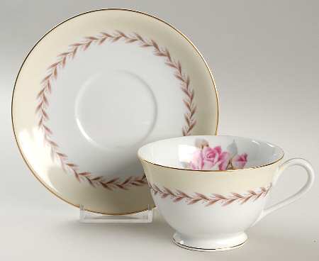 N212 Footed Cup & Saucer Set