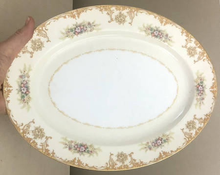 N22 13" Oval Serving Platter