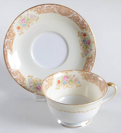 N231 Footed Cup & Saucer Set