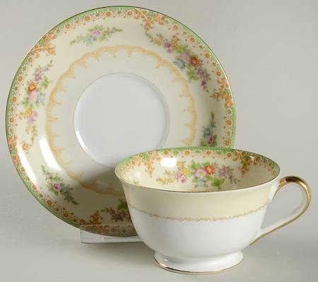 N236 Footed Cup & Saucer Set