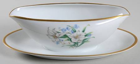 N237 Gravy Boat with Attached Underplate