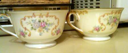 N238 Footed Cup