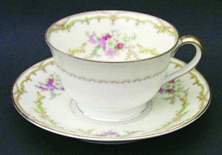 N240 Footed Cup & Saucer Set