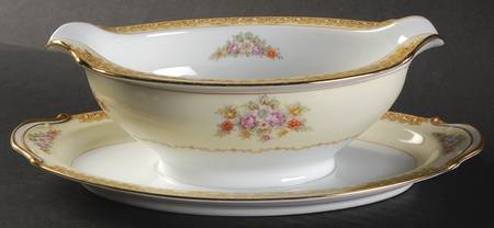 N244 Gravy Boat with Attached Underplate