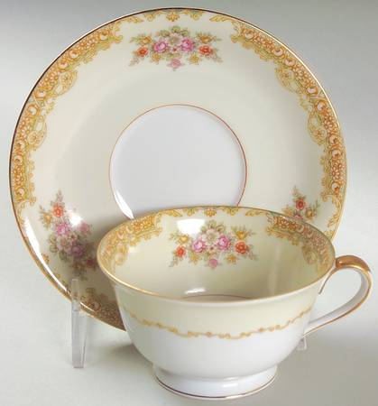 N244 Footed Cup & Saucer Set