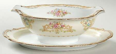 N245 Gravy Boat with Attached Underplate