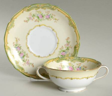 N249 Footed Cream Soup Bowl & Saucer Set