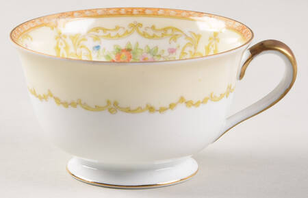 N252 Footed Cup