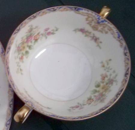 N253 Footed Cream Soup Bowl